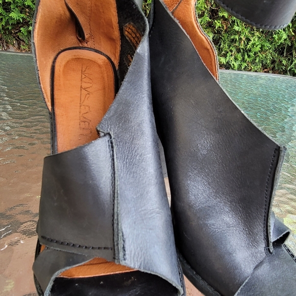 Unique and elegant - Picture 6 of 10